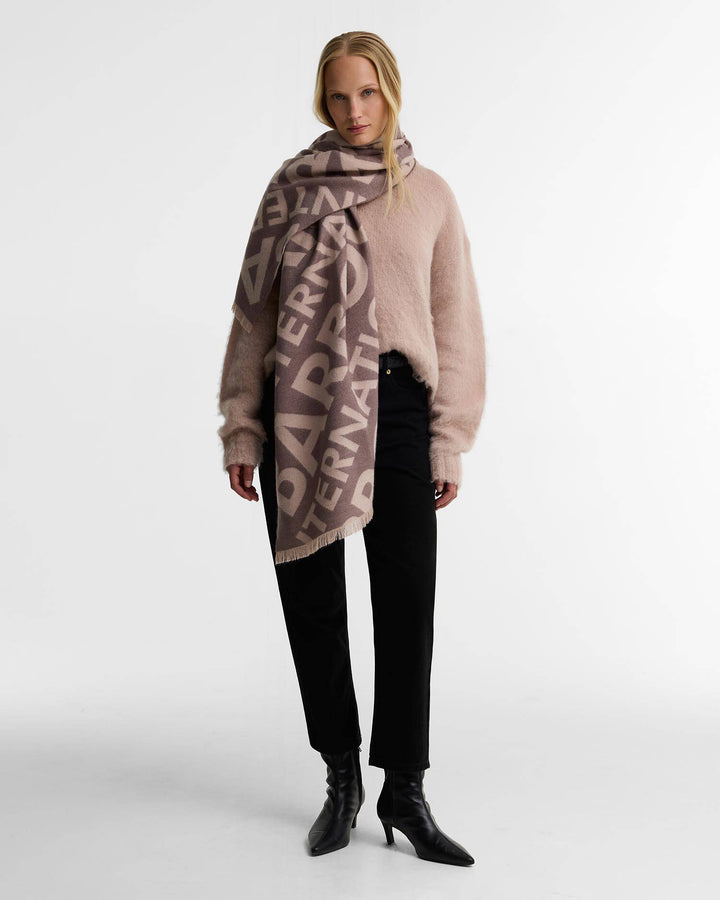 B.Intl Kenna Logo Scarf/Šal LSC0504
