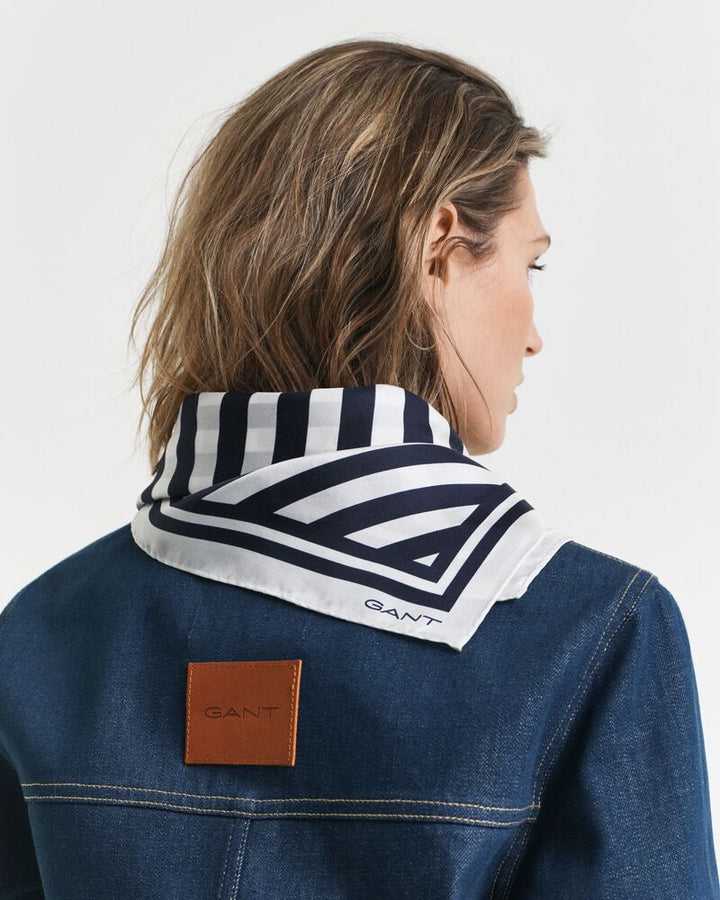 GANT Chevron Print Silk Scarf/Šal 4920253
