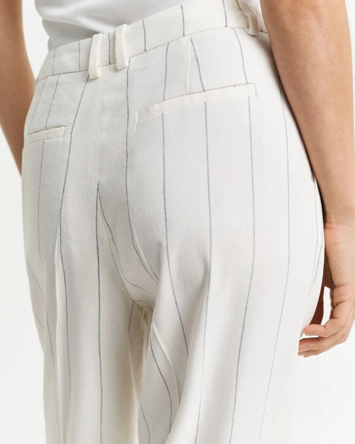 GANT Tailored Pleated Linen Blend Pants/Hlače 4150357