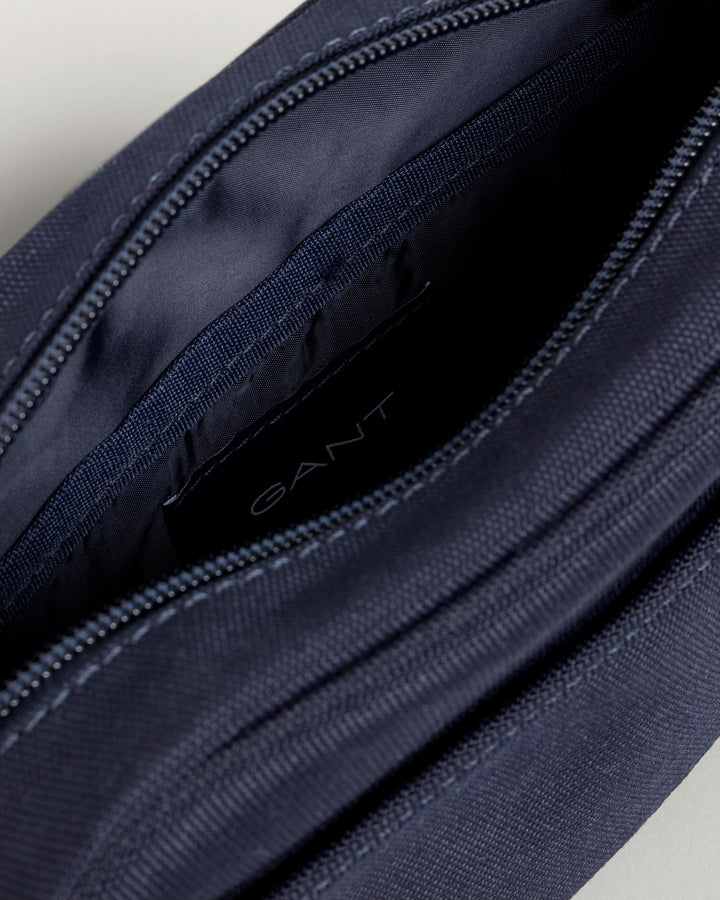GANT Essential Shoulder Bag/Torba 9970169 ODRŽIVI IZBOR