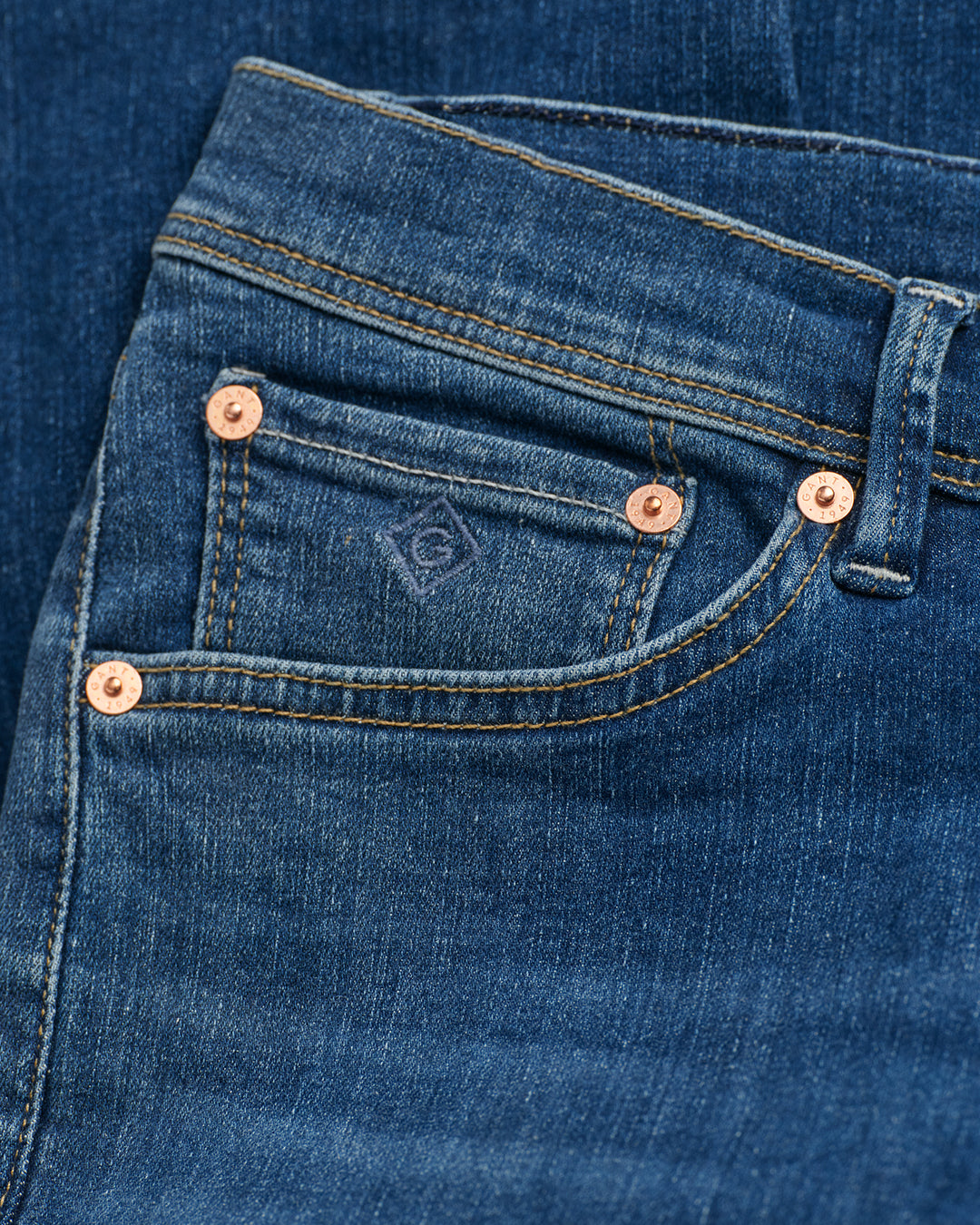 GANT Maxen Active-Recover Jeans/Traperice 1000178 ODRŽIVI PRISTUP