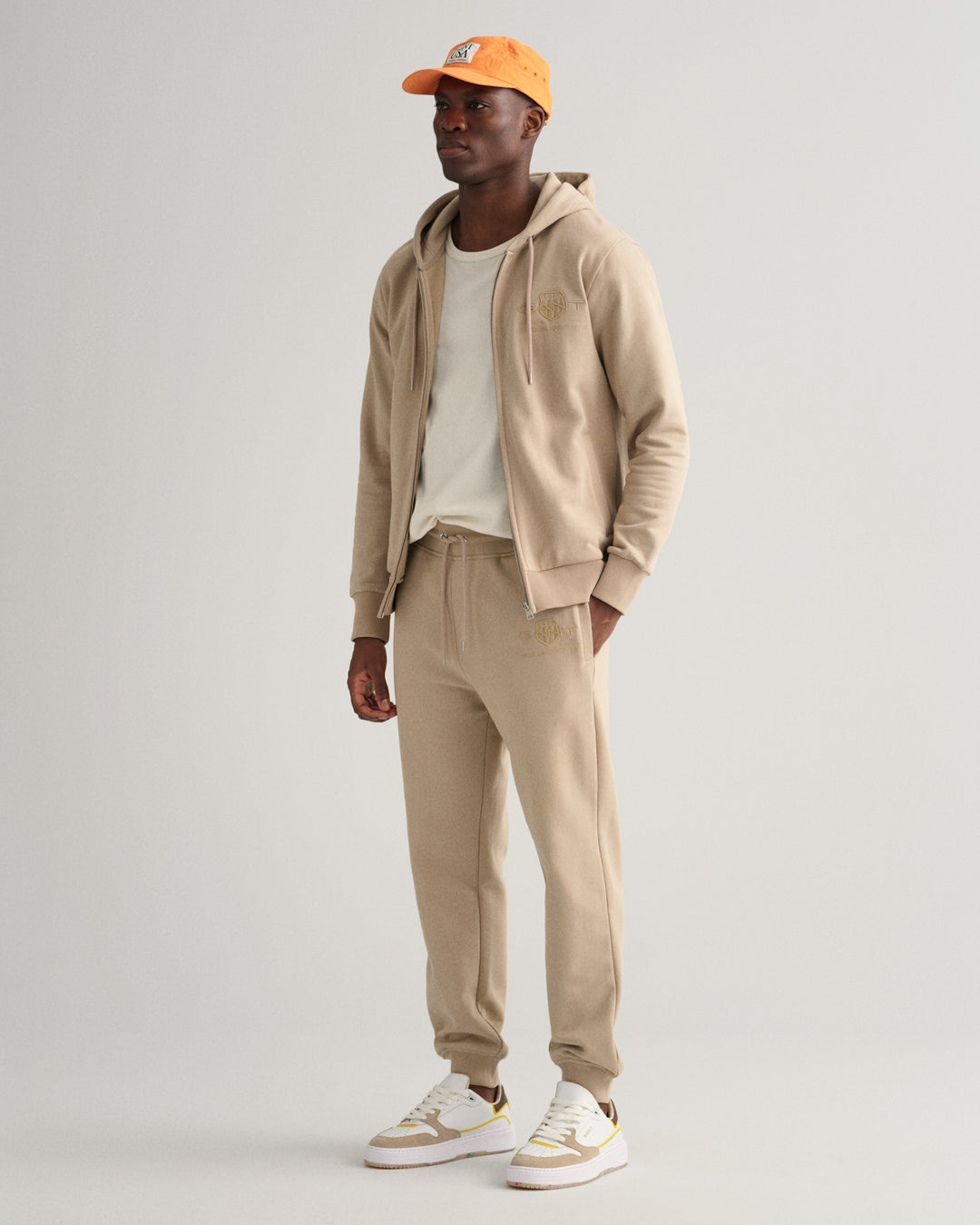 GANT Regular Tonal Shield Sweatpants/Donji dio trenerke 2039023
